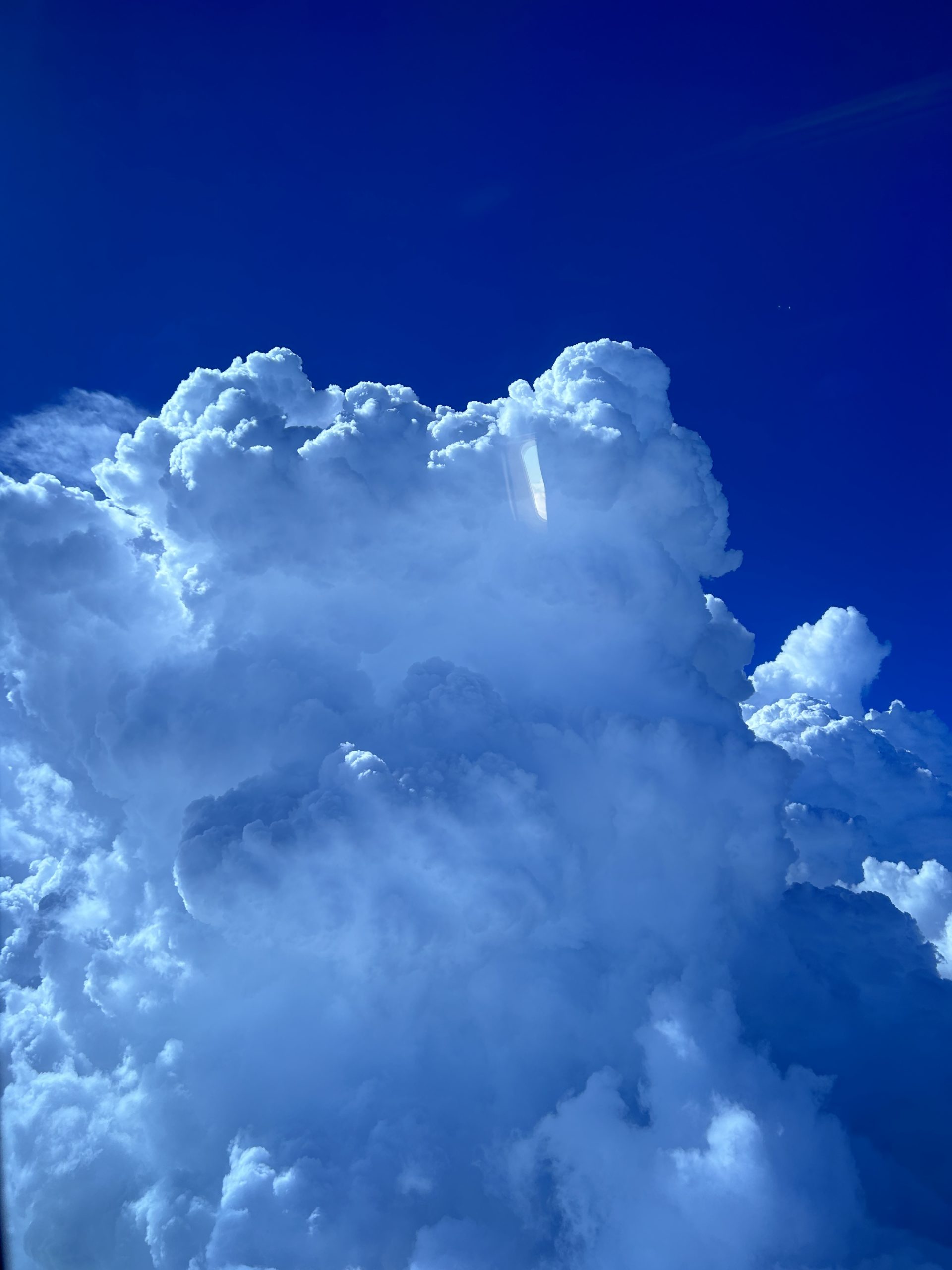 ホワイトボード 朝礼・継続・ストロング金属株式会社玄関・仕事術・勇気・元気